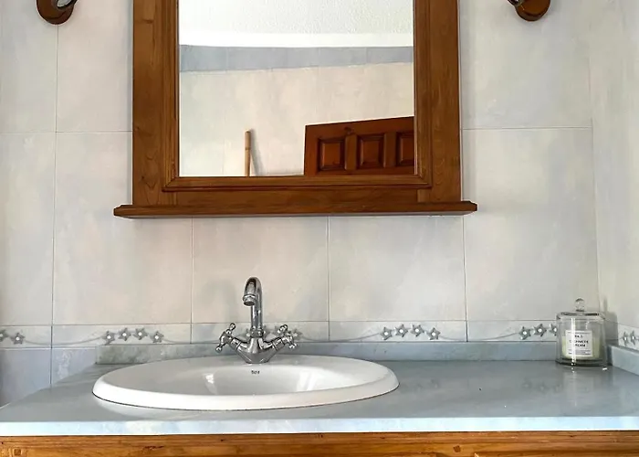 Casa De La Media Borona